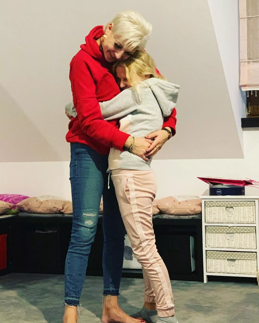 Wzruszające fotki Magdaleny Narożnej z córką! Gwiazda disco polo otoczyła Ją wielką miłością! 